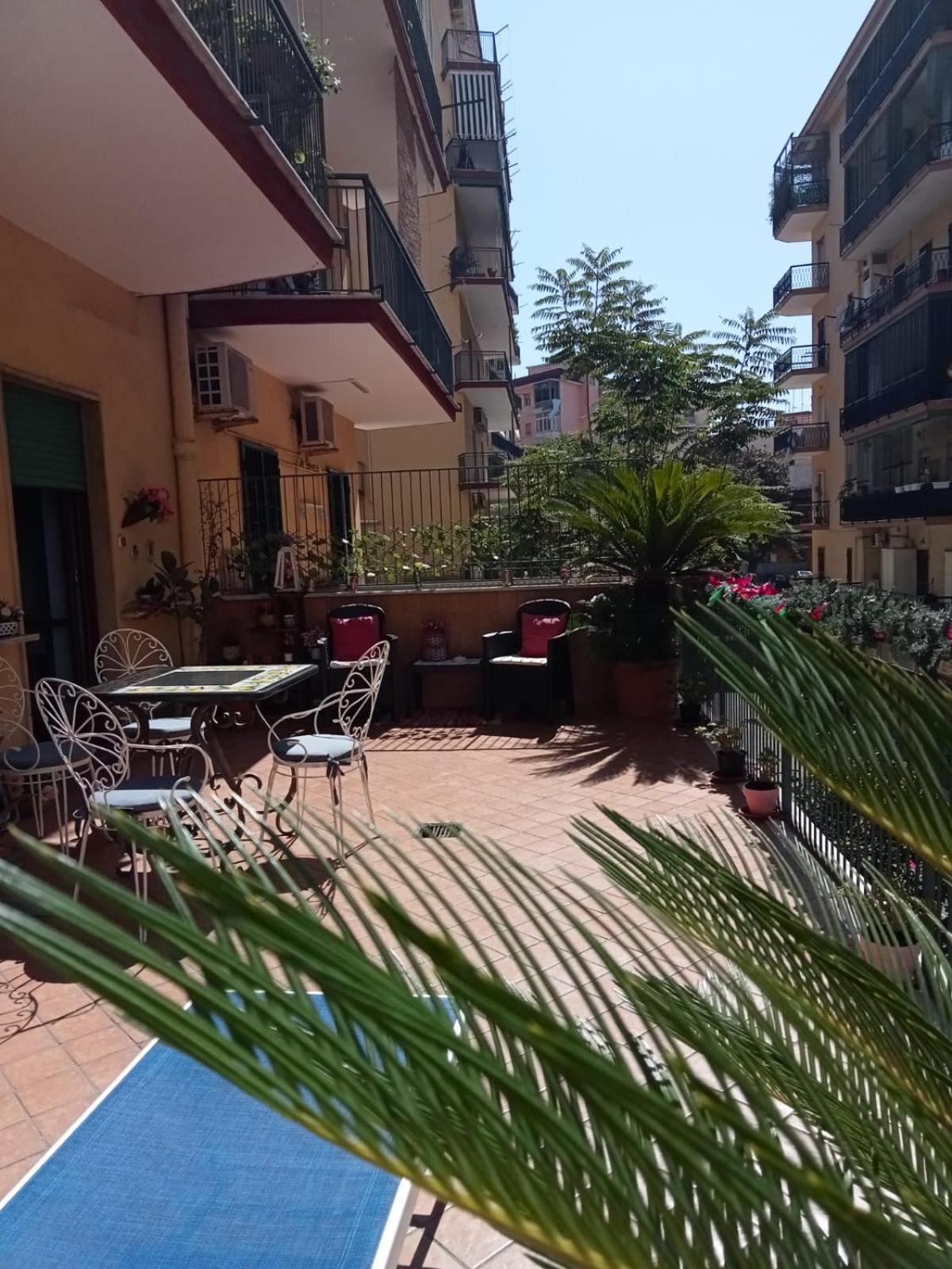 La Terrazza Di Monica & Teresa Bed & Breakfast Portici Exterior photo